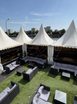 Ambiance cosy et lounge au Gossip - Chicha premium en Île-de-France